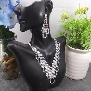 Silver Tone Clear Rhinestones Jewelry Set(Necklace 14-17”/Earrings 2”)